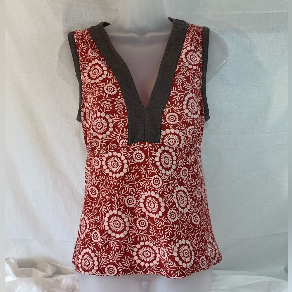 Patagonia Hemp/Cotton Sleeveless Top. Floral in Muted Red, Ivory, Brown. Size 10